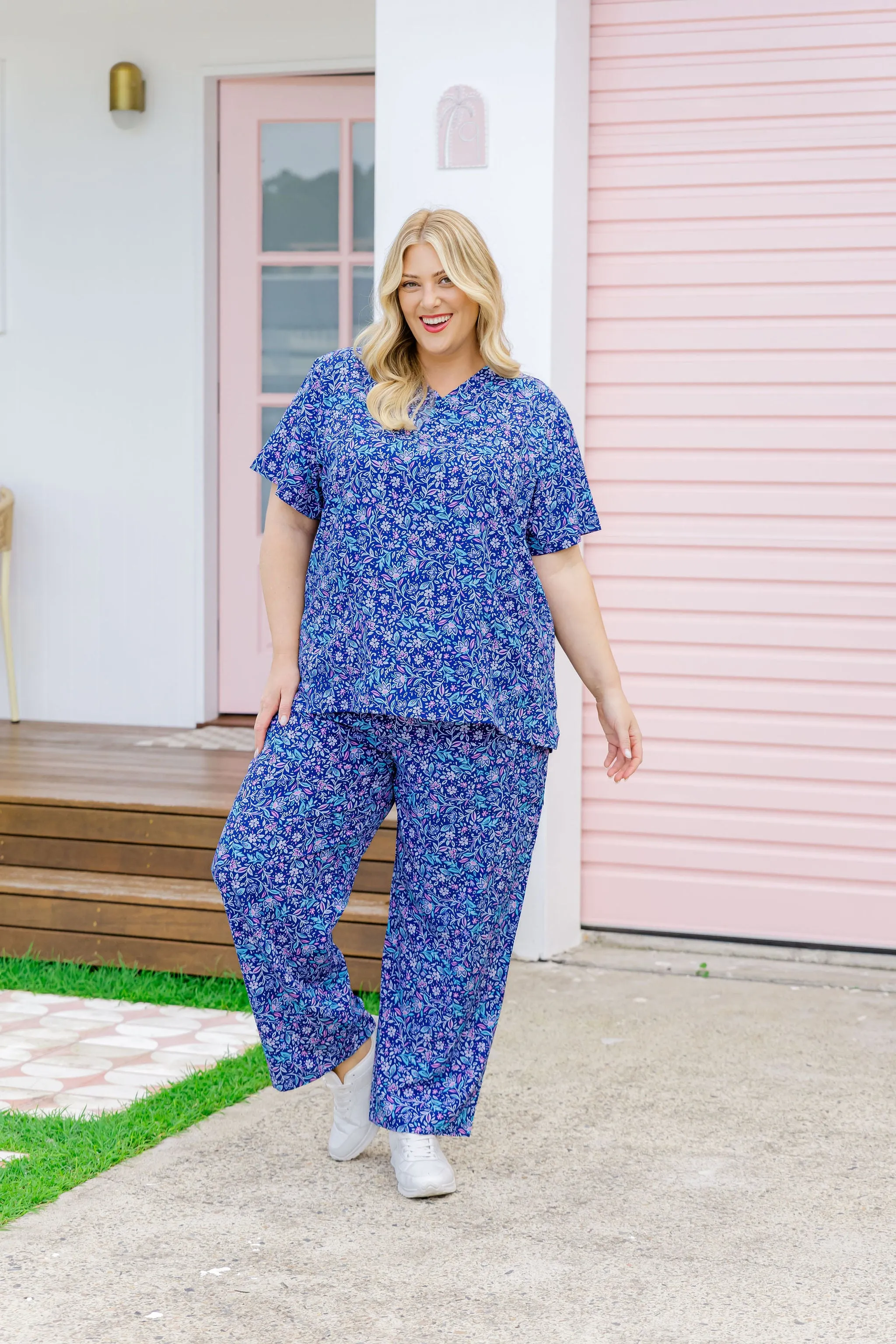 Jazz Scrubs Set in Jasmine