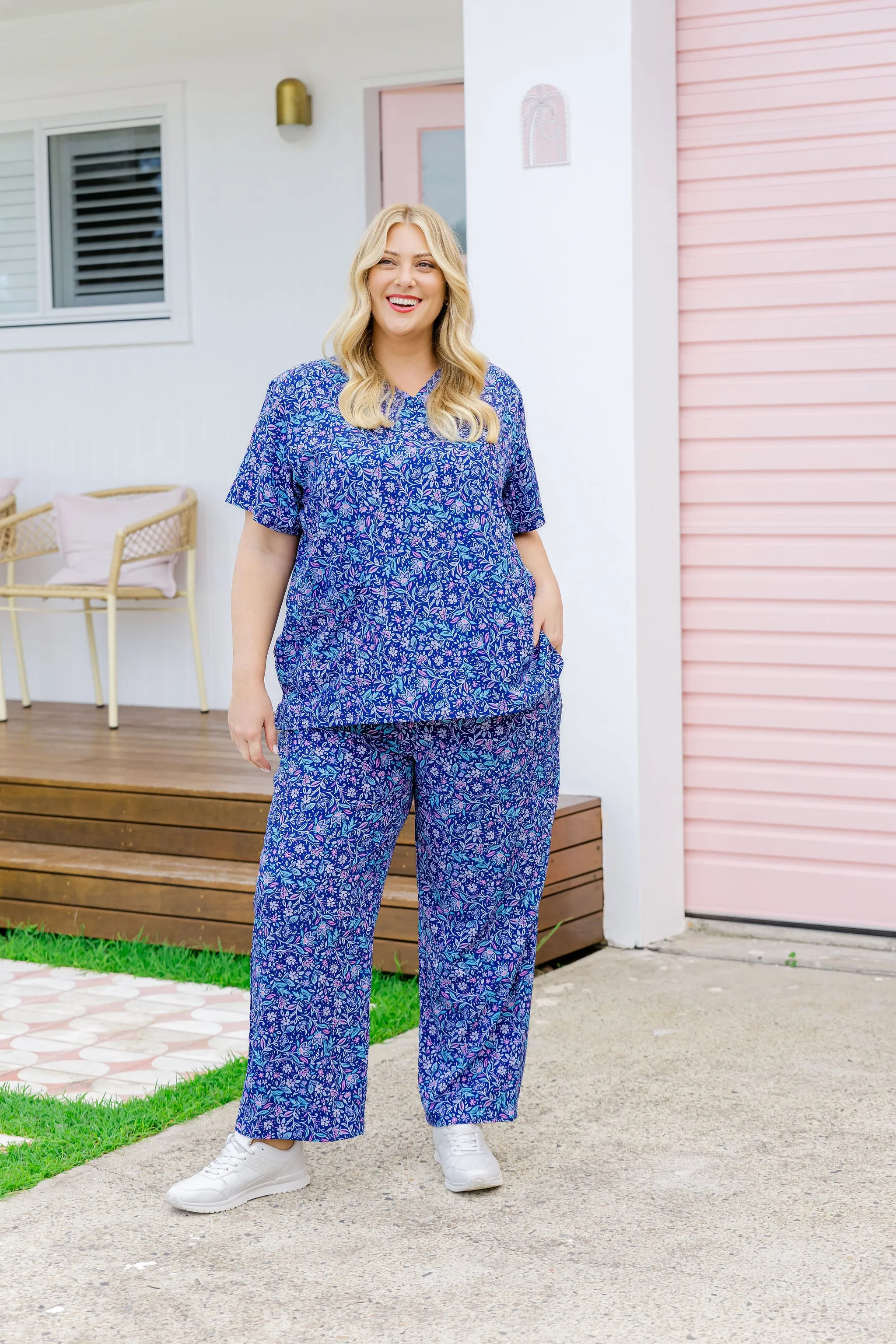 Jazz Scrubs Set in Jasmine