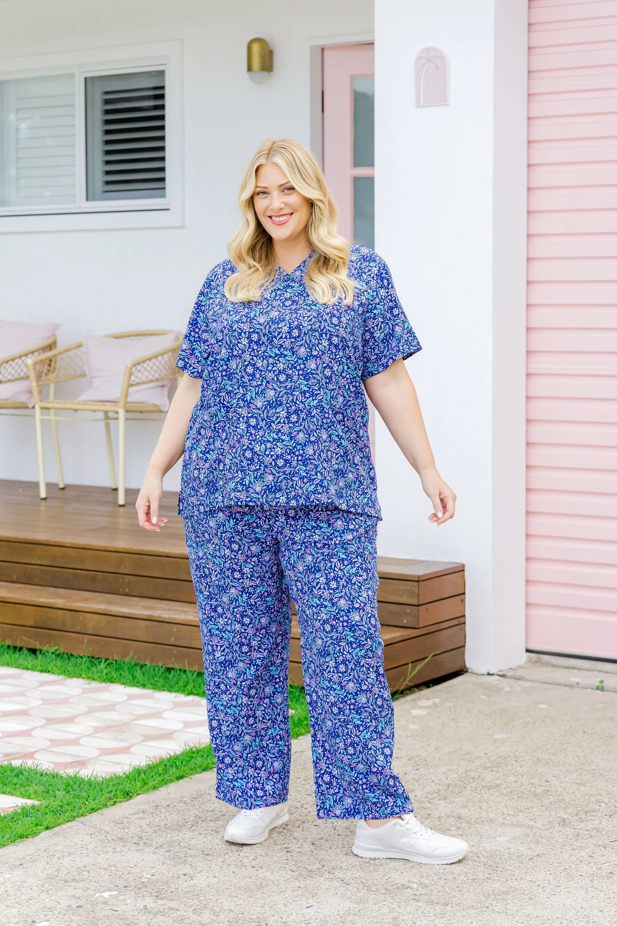 Jazz Scrubs Set in Jasmine