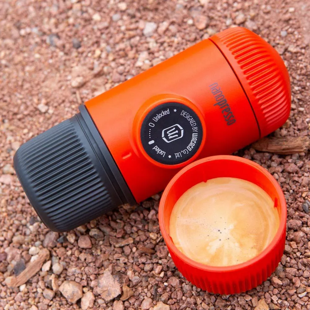 WACACO BUNDLE - Elements Nanopresso Portable Espresso Maker with Protective Case (Manually Powered)   Octaroma Vacuum Insulated Mug 300ML - Red